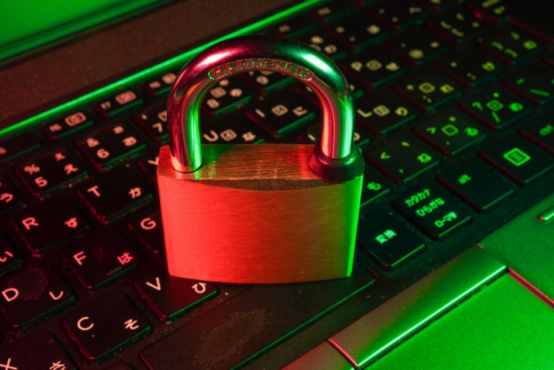 Cyberbezpieczeństwo powinno być priorytetem dla instytucji publicznych.